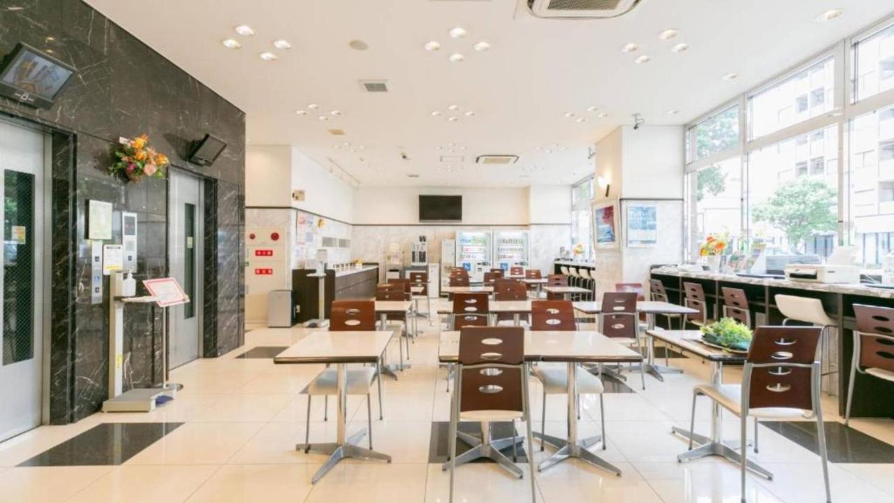 Toyoko Inn Nishitetsu Kurume Eki Higashi Guchi Esterno foto