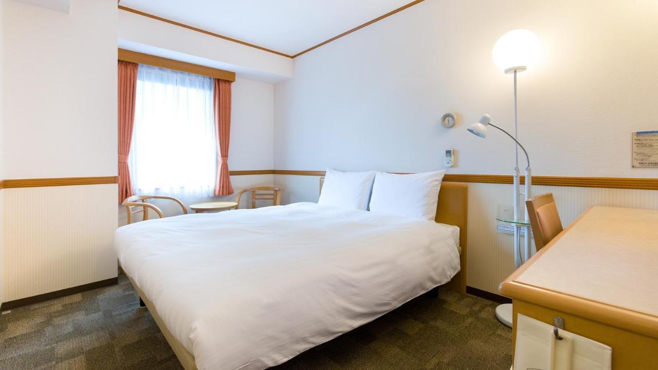 Toyoko Inn Nishitetsu Kurume Eki Higashi Guchi Esterno foto
