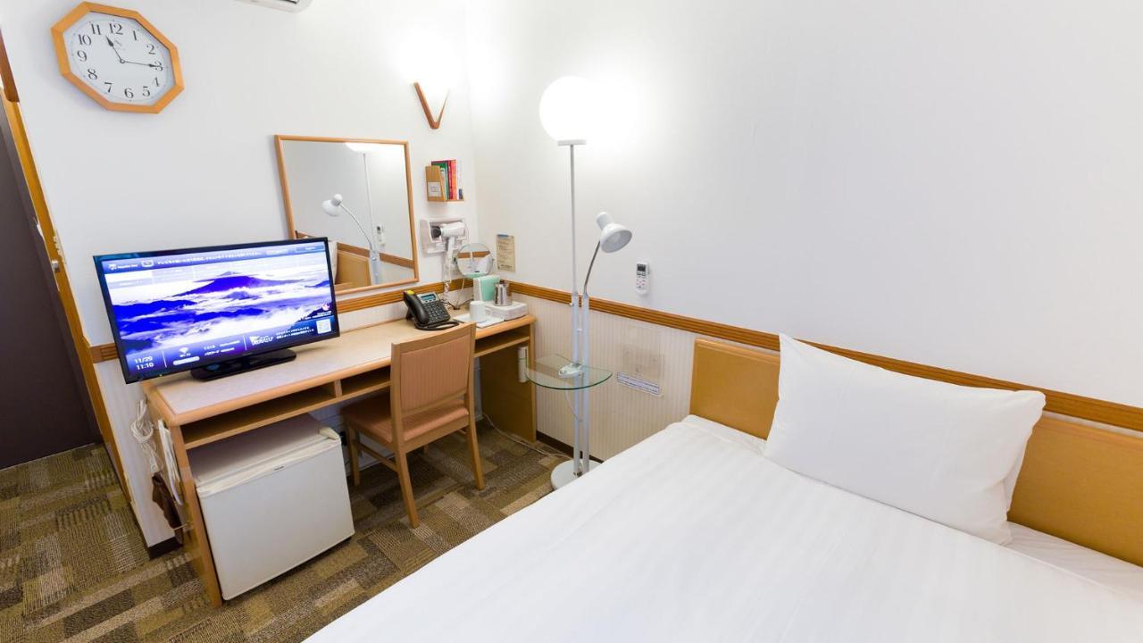 Toyoko Inn Nishitetsu Kurume Eki Higashi Guchi Esterno foto